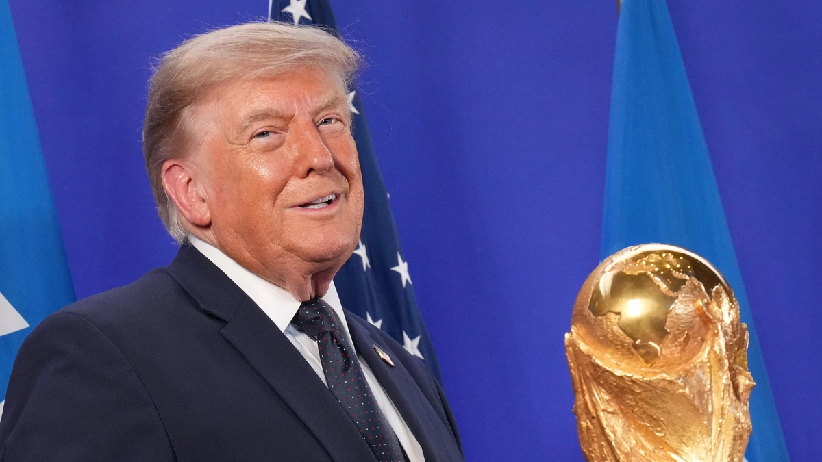 Ông Trump thắc mắc về chiến thuật của tuyển Anh ở World Cup