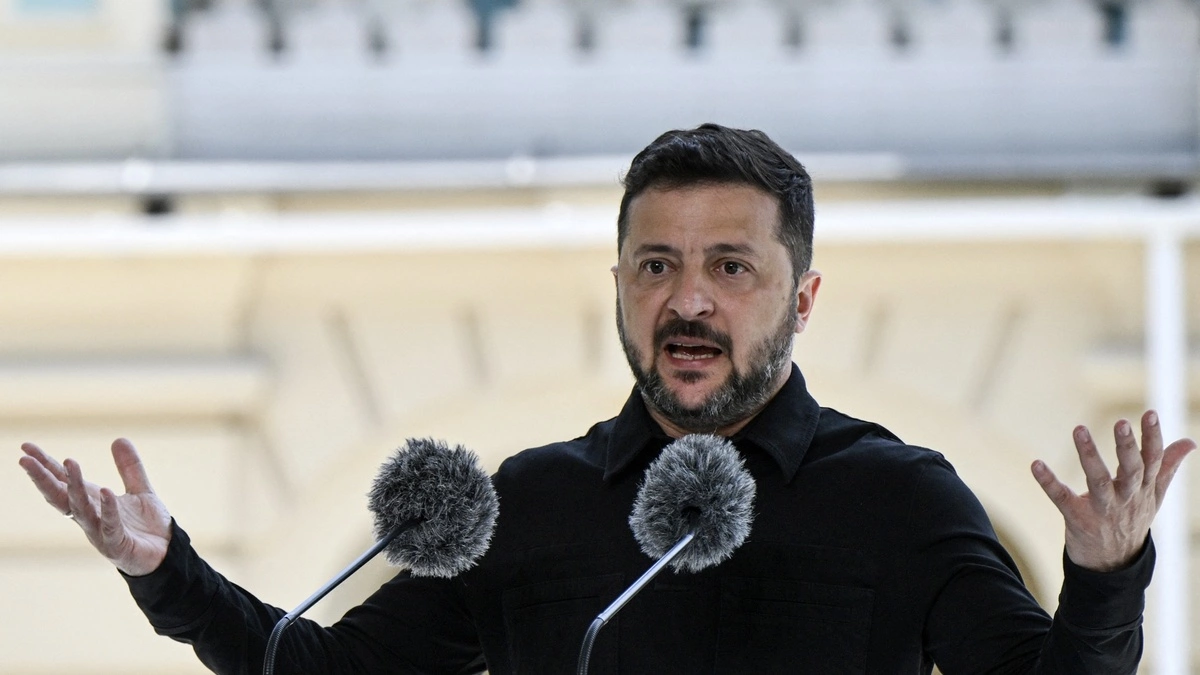 Lựa chọn khó của ông Zelensky sau khi sa thải Bộ trưởng Quốc phòng