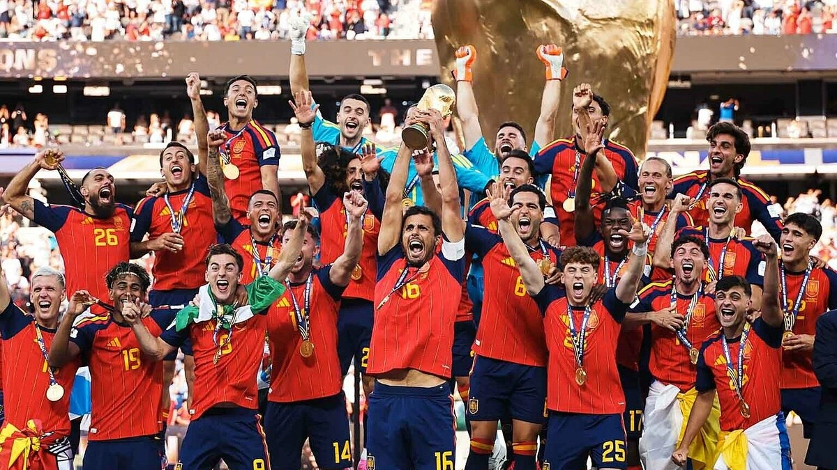 FIFA cắt hình ông Trump khỏi bức ảnh nhà vô địch World Cup