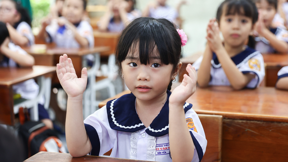 Dự kiến cấm hội phụ huynh thu tiền hộ nhà trường