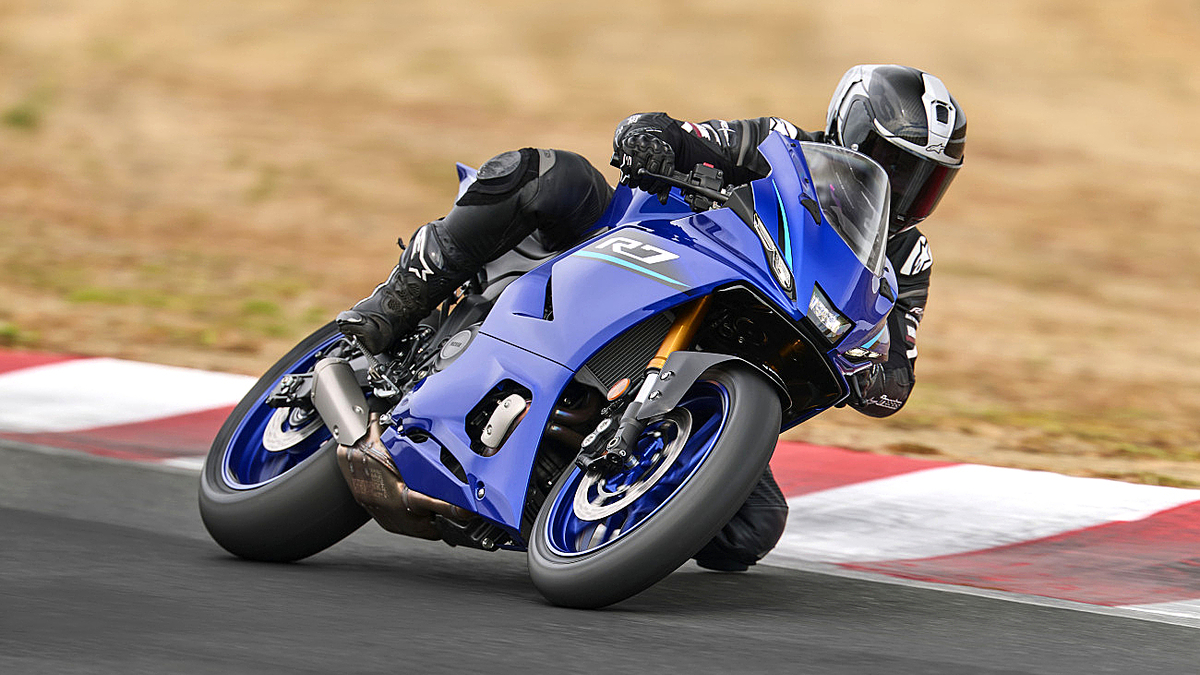 Yamaha YZF-R7 2026 nâng cấp công nghệ, giá 10.300 USD