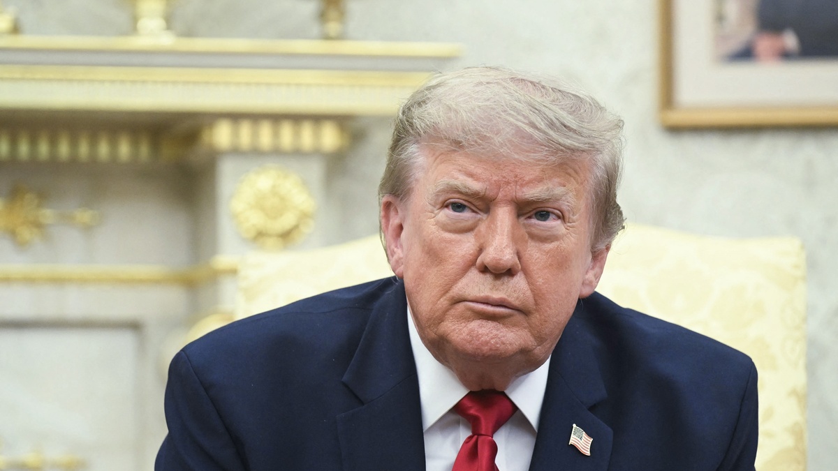 Ông Trump: Iran đánh một tàu, Mỹ sẽ phá hủy một cây cầu