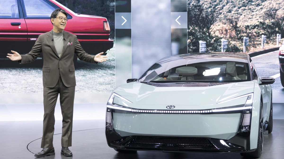 Toyota gặp 'áp lực khủng hoảng' thời kỳ xe điện