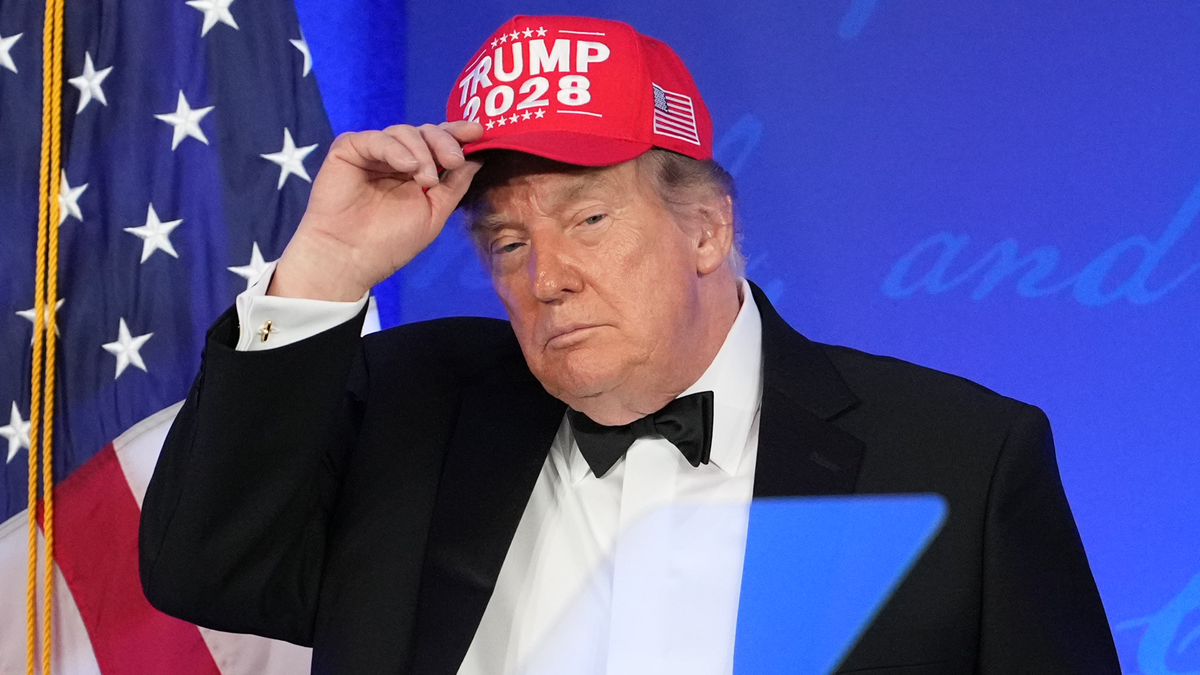 Ông Trump nói đùa sẽ tranh cử nhiệm kỳ 4