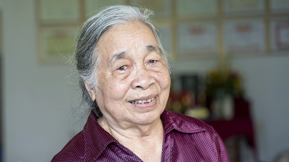 Nữ y tá cõng 5 thương binh giữa làn mưa đạn 60 năm trước