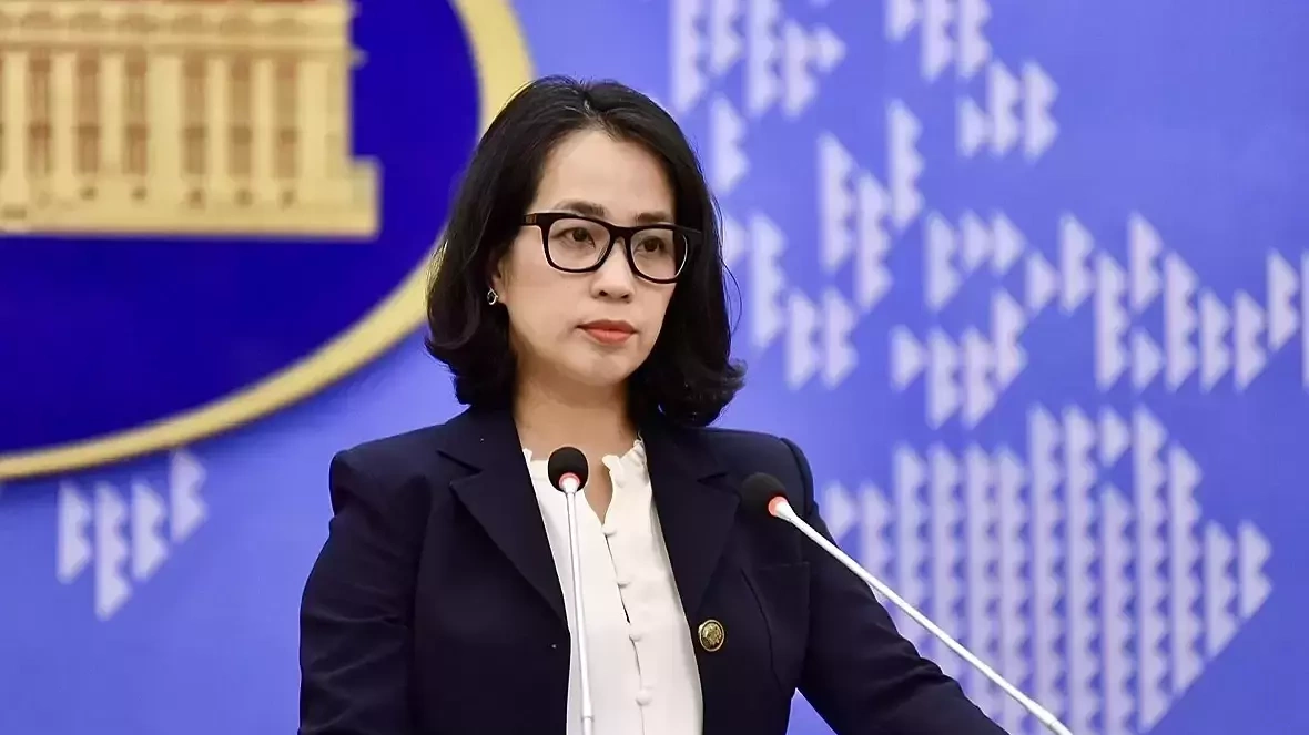 Tàu Việt Nam chìm ở Biển Đông, 45 người được cứu sống