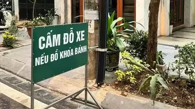 'Rất khó cấm đỗ xe trước cửa nhà dân'