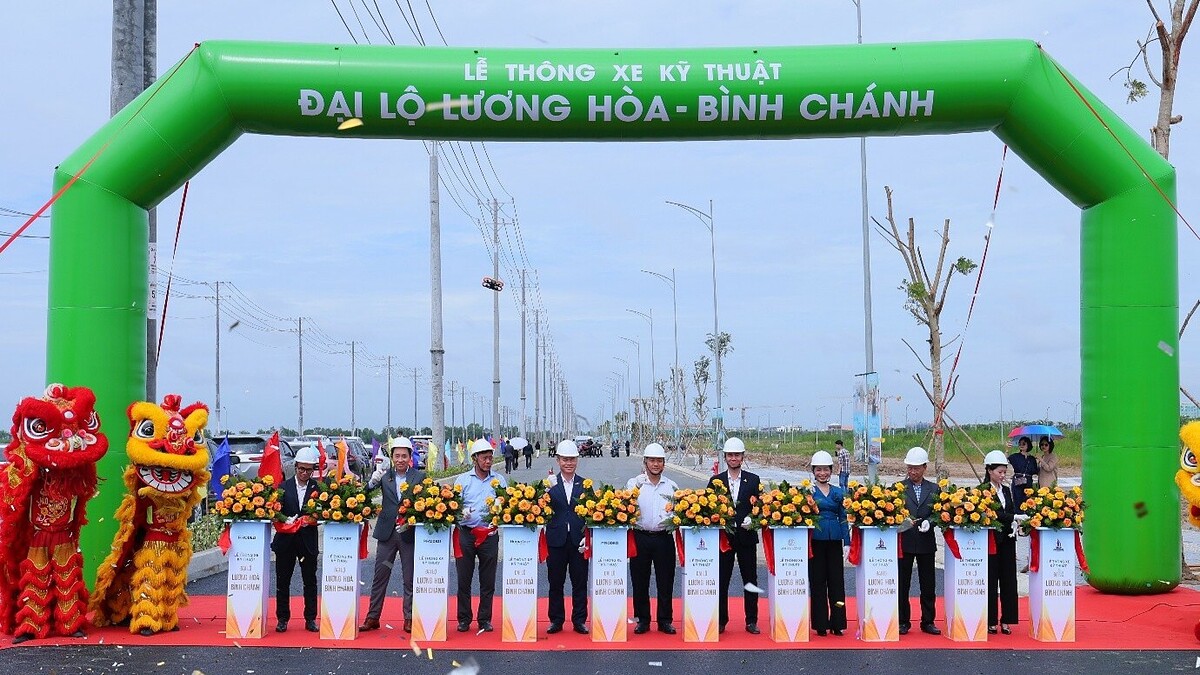 Thông xe đại lộ 4,5 km kết nối TP HCM và Tây Ninh