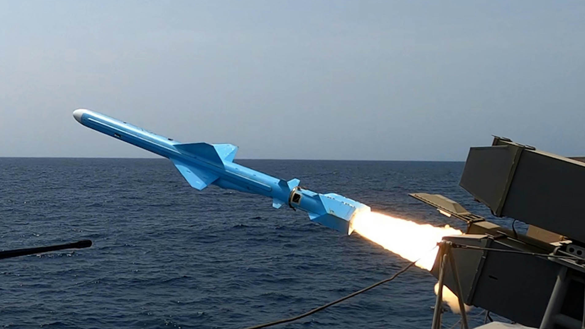 Iran tuyên bố đánh trúng loạt tàu dầu ở eo biển Hormuz