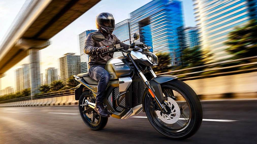 Avore EX - xe máy điện phong cách nakedbike giá từ 1.300 USD