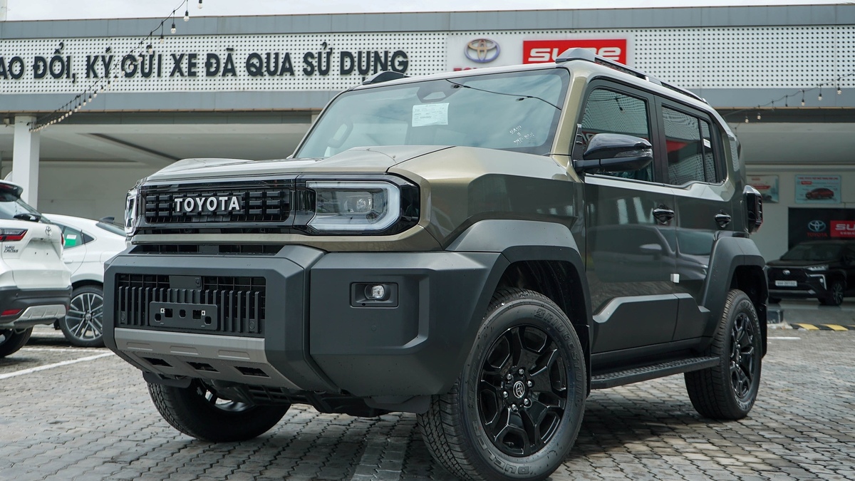 Toyota Land Cruiser FJ - SUV địa hình giá gần 1,2 tỷ đồng