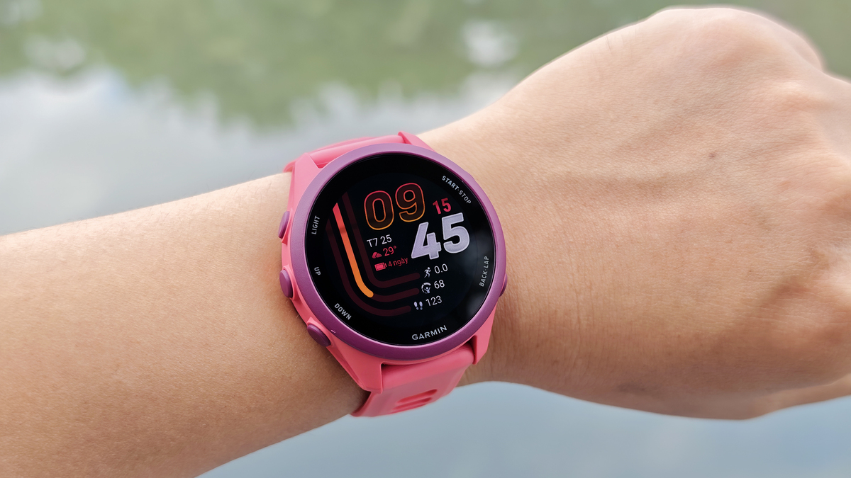Garmin Forerunner 170 - smartwatch cá nhân hóa cho người chạy bộ