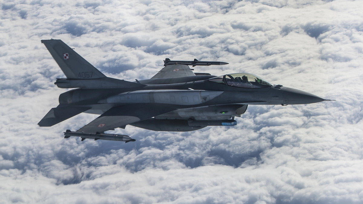 Lý do tên lửa Nga bay gần 100 km vào Ba Lan mà không bị F-16 bắn hạ