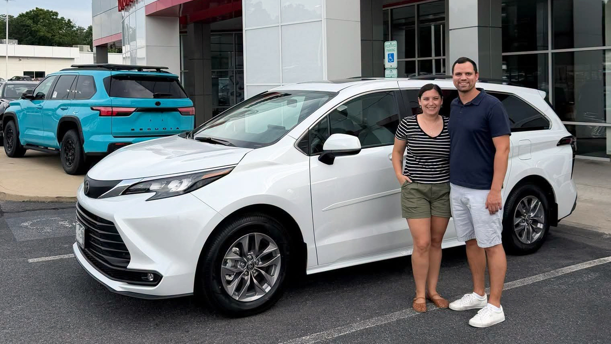 Thế hệ gen Y đua nhau mua minivan dù từng chê lạc hậu