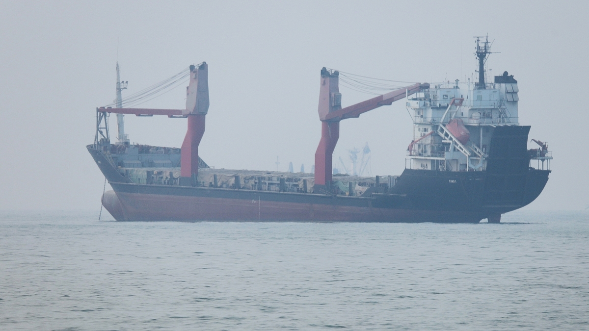 Iran - Oman tiến gần đến thỏa thuận về kiểm soát Hormuz