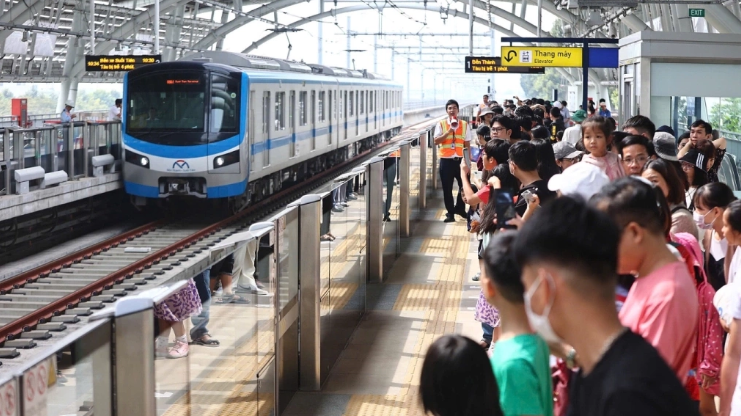 Xe buýt, Metro TP HCM chuyến cuối 22h là 'nhược điểm duy nhất'