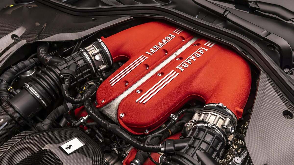 Ferrari đặt cược vào nhiên liệu sinh học để giữ động cơ xăng