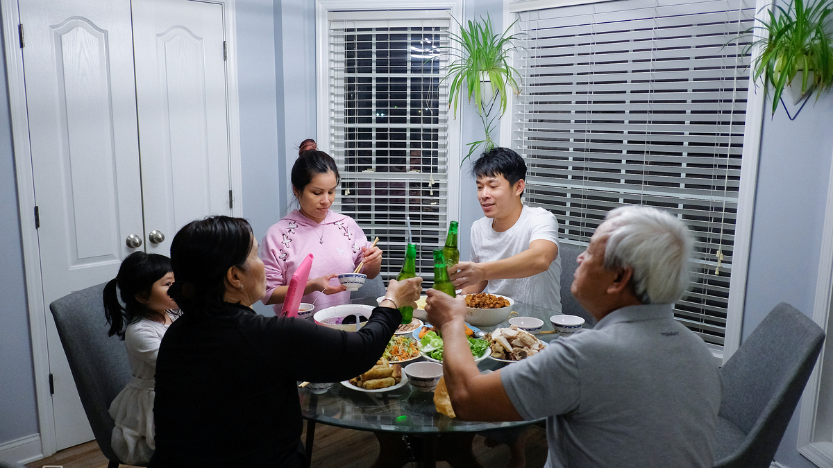 Bộ Chính trị: Đề cao tinh thần hòa hợp dân tộc, xóa bỏ định kiến