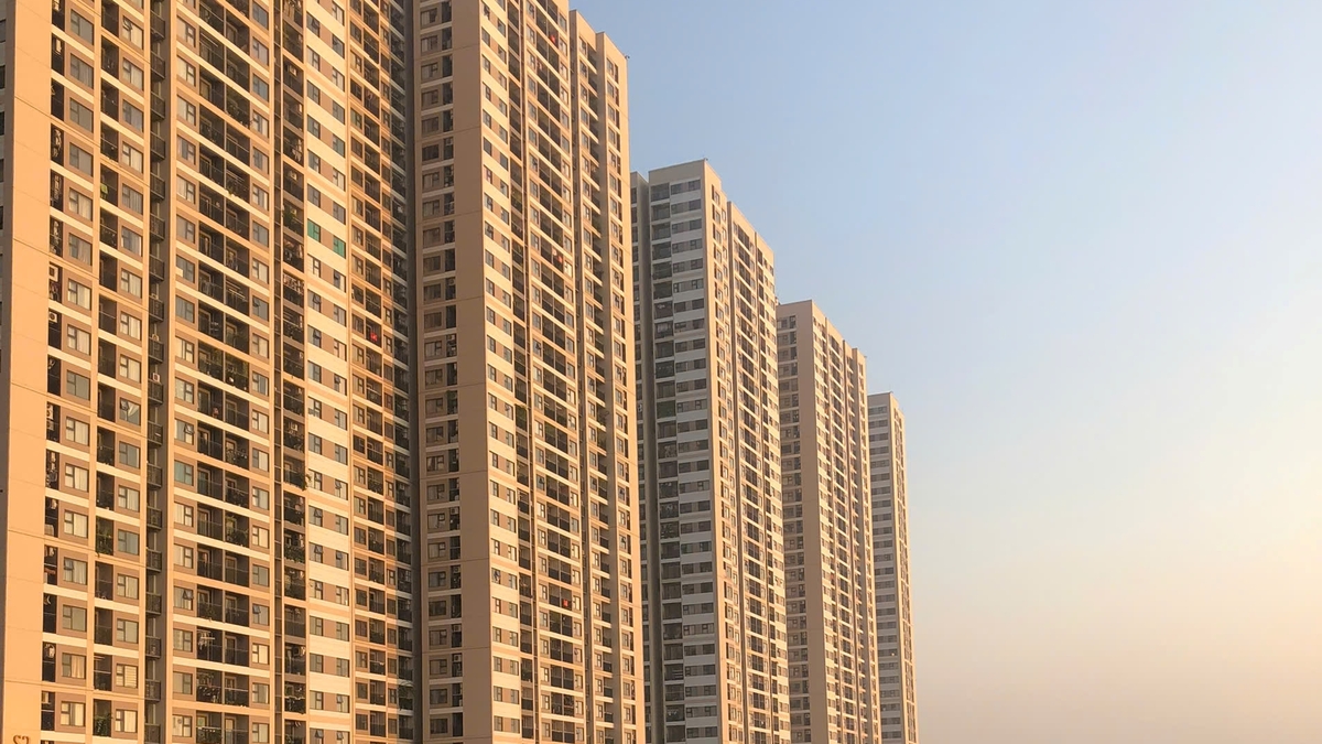 Có nên mua căn hộ tầng 35 vì rẻ hơn 300 triệu đồng?