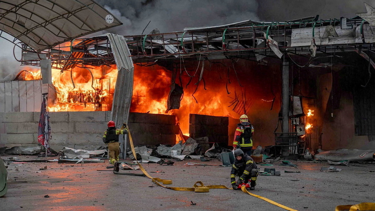Lý do Nga liên tiếp tập kích trạm xăng Ukraine