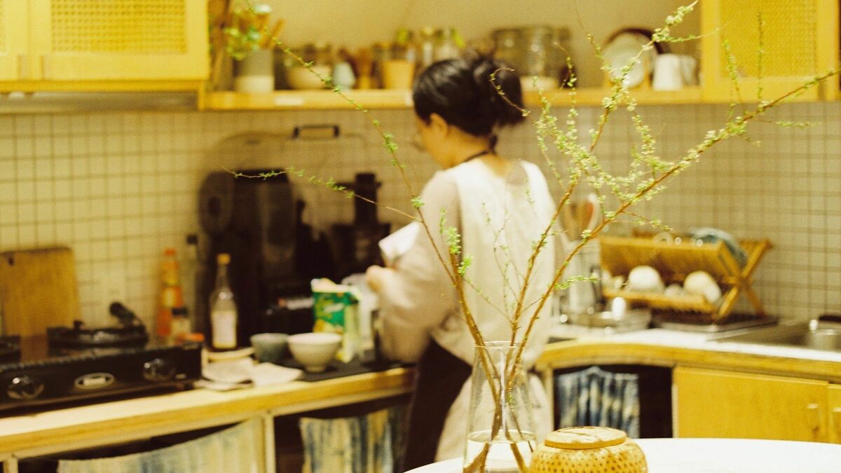Cô gái bị khuyên nghỉ việc vì rửa bát chưa sạch khi ra mắt nhà người yêu