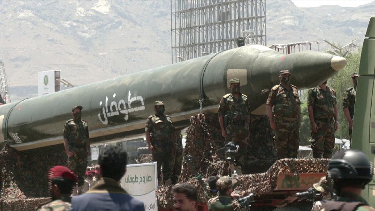 Houthi tuyên bố mở rộng phong tỏa hàng hải đến kênh đào Suez
