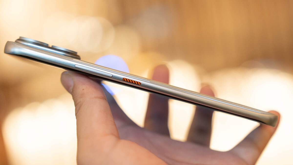 Smartphone mỏng nhất có pin 8.000 mAh