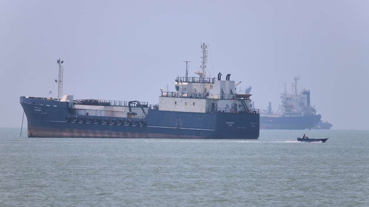 Mỹ, Iran, Oman muốn gì ở eo biển Hormuz?