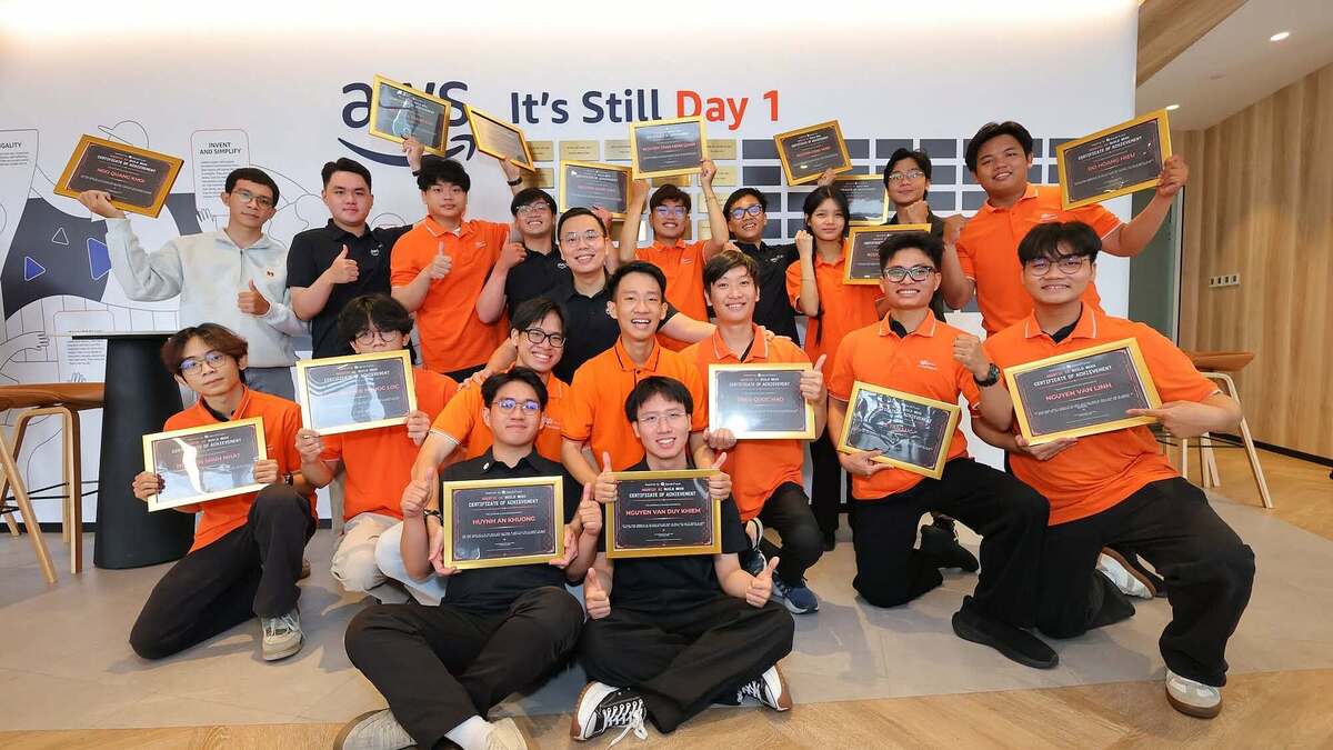Sinh viên Việt đứng top 1 hackathon AI lớn nhất Đông Nam Á