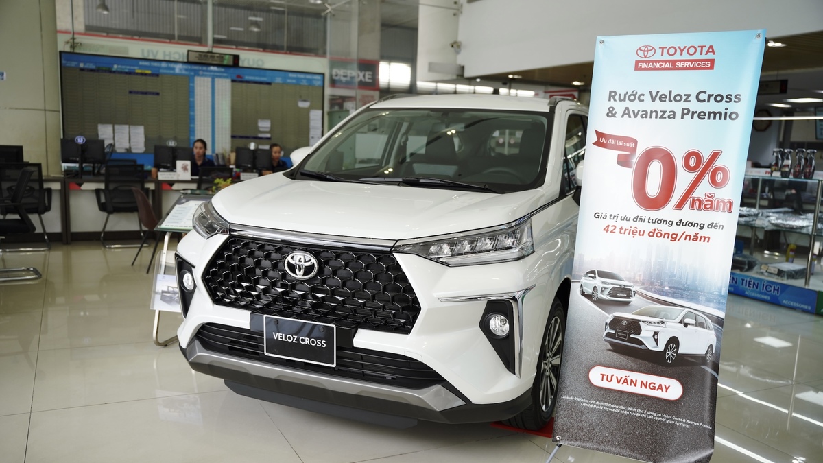 Toyota Veloz khuyến mãi 75 triệu đồng cạnh tranh Xpander