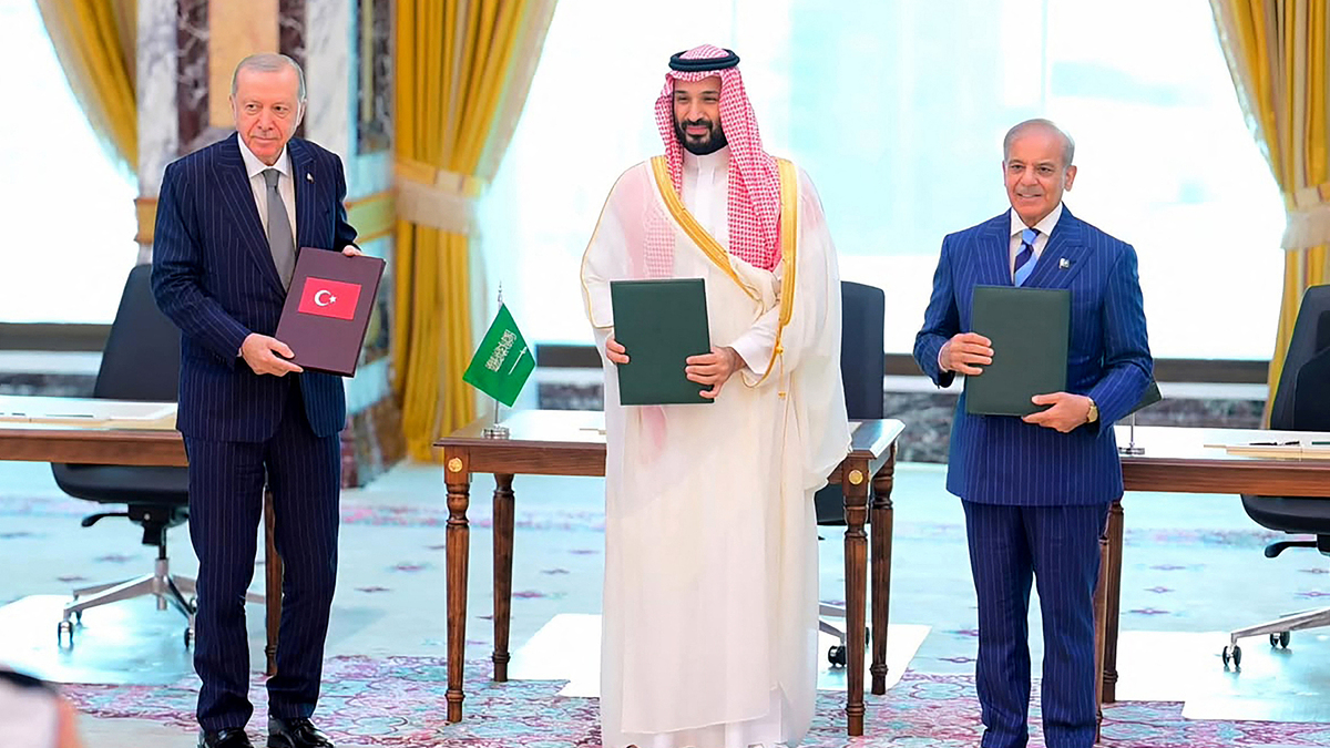 Arab Saudi, Pakistan, Thổ Nhĩ Kỳ ký hiệp ước quốc phòng chung