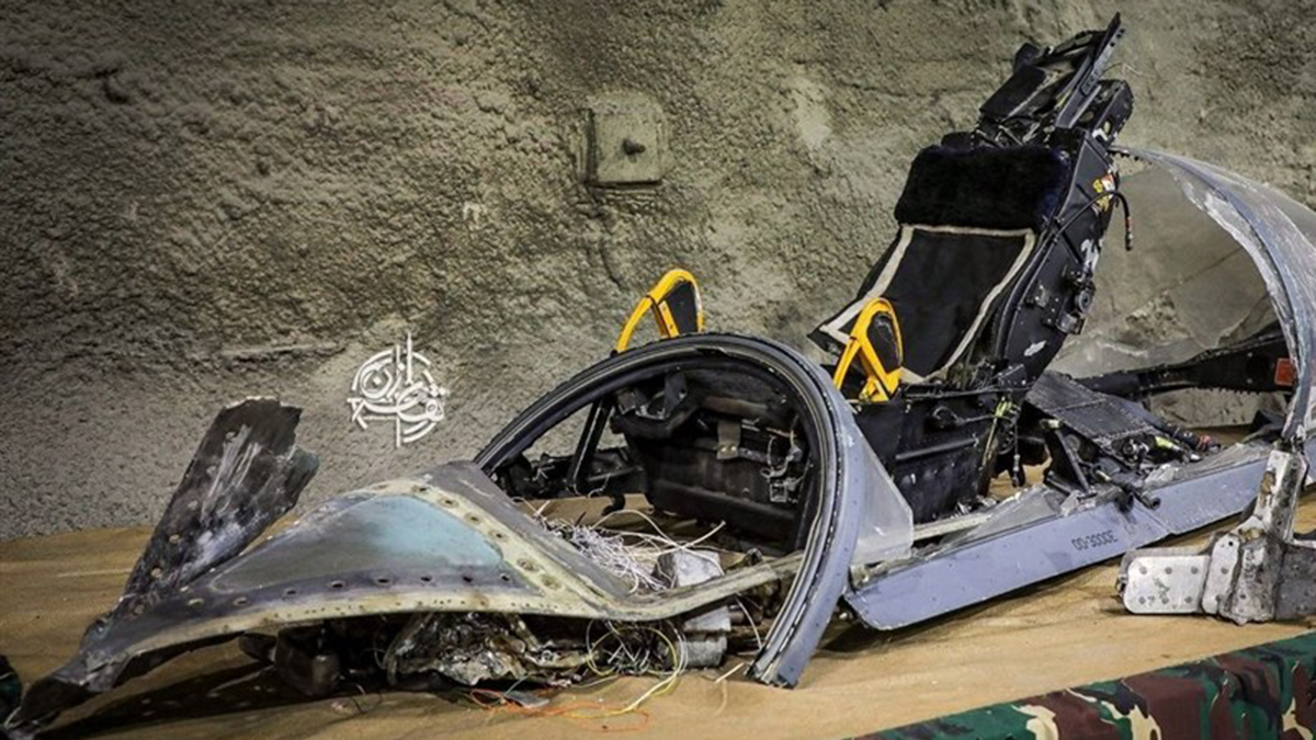 Iran trưng bày xác tiêm kích F-15E, UAV Mỹ bị bắn hạ