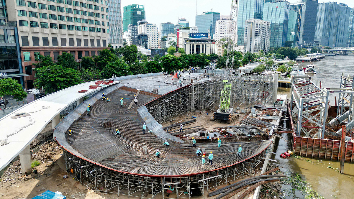 Diện mạo cầu đi bộ hình lá dừa nước qua sông Sài Gòn