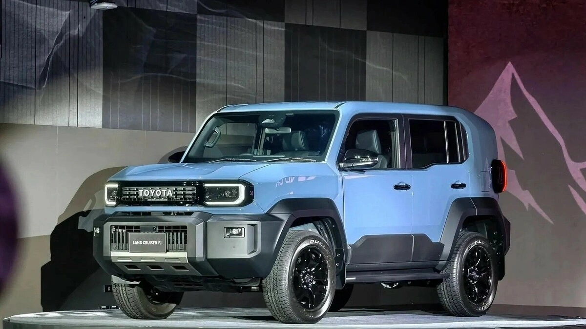 Điểm nhấn SUV offroad Land Cruiser FJ giá 1,198 tỷ đồng