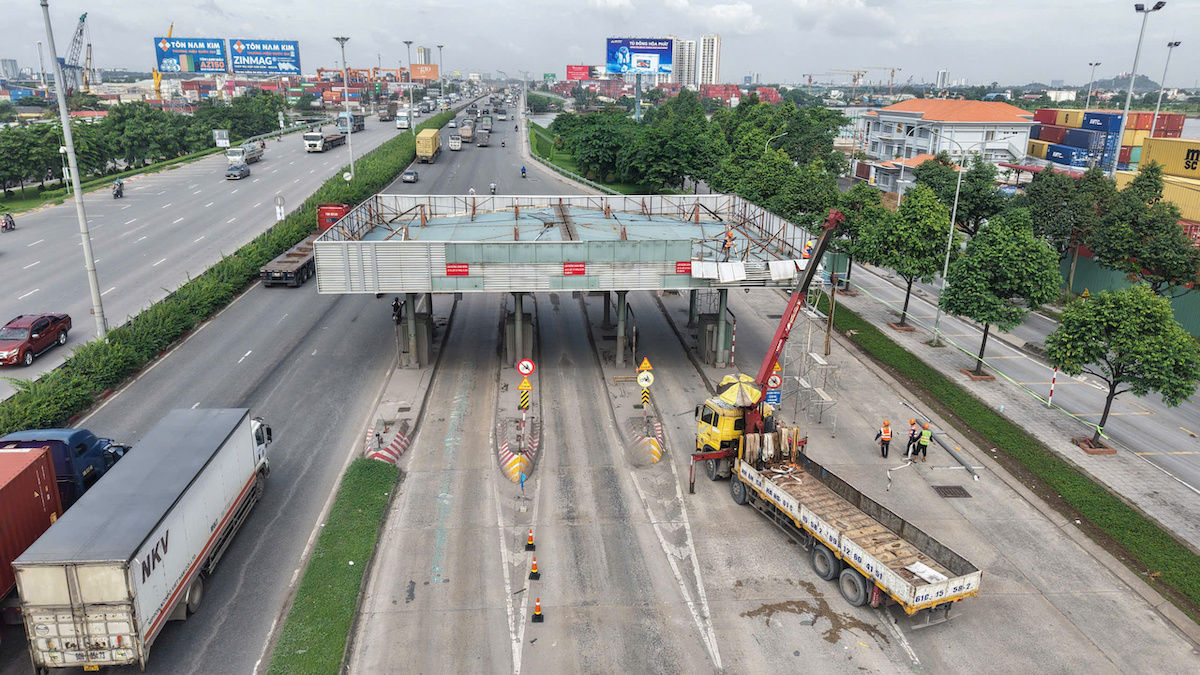 Tháo dỡ trạm thu phí cầu Đồng Nai sau 6 năm dừng hoạt động