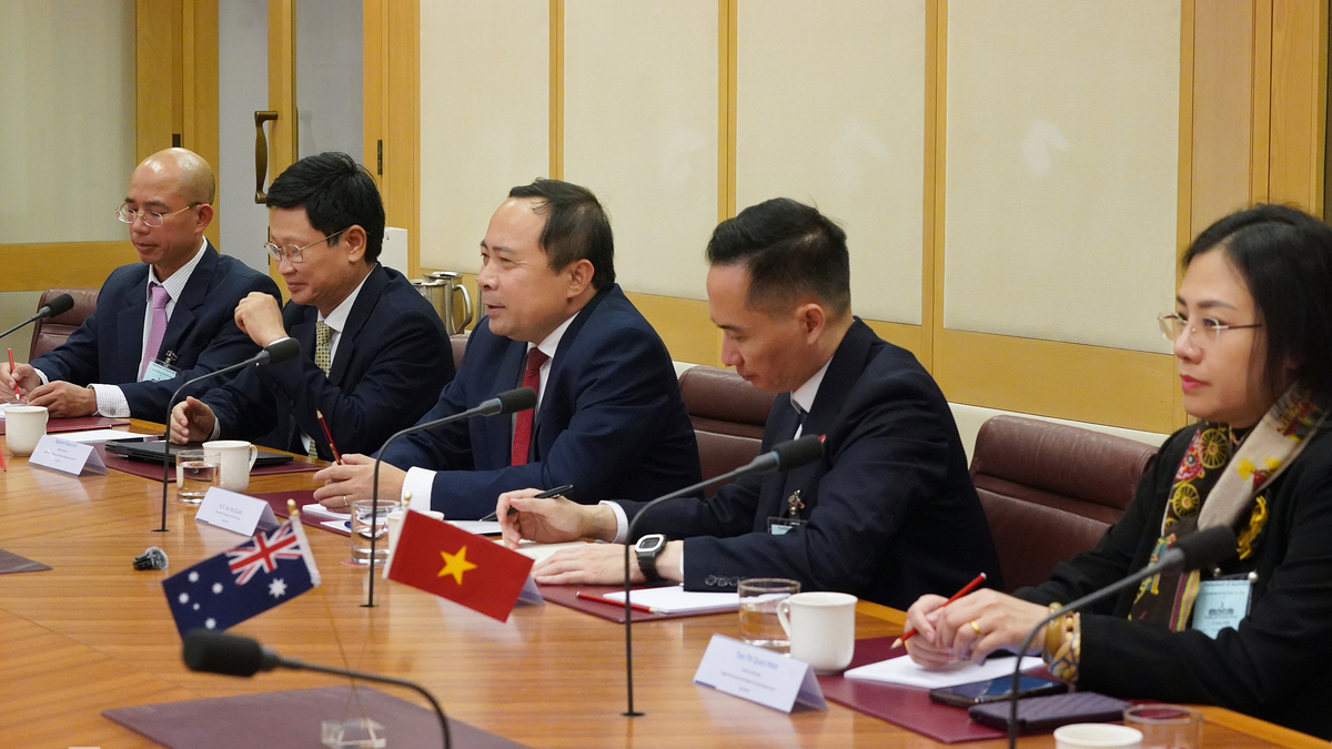 Việt Nam chia sẻ với Australia cách thúc đẩy người dân tiếp nhận AI