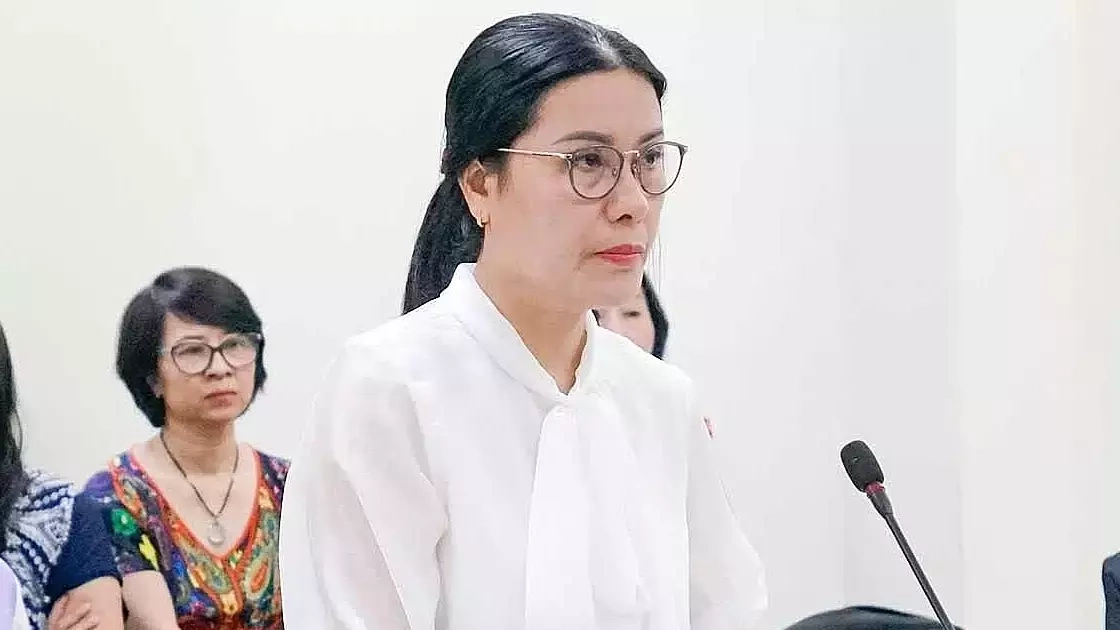 8 luật sư bào chữa cho cựu hiệu trưởng trong vụ án 'thu sai tiền dạy thêm'