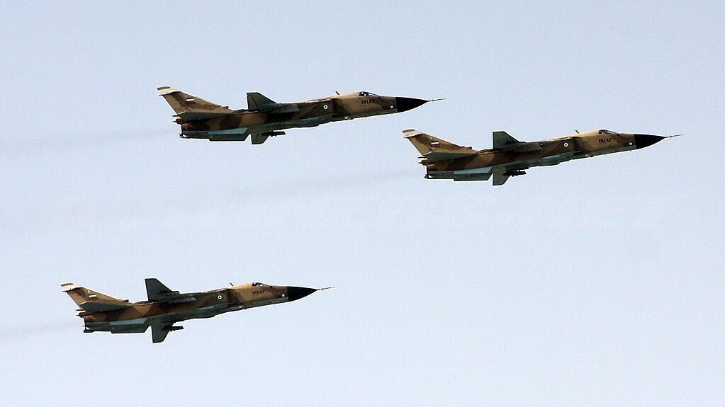 Iran yêu cầu Qatar thả '3 phi công Su-24 bị bắt sau khi nhảy dù'