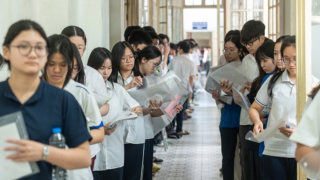 'Bỏ môn thứ ba thi vào lớp 10 - giảm tải hay áp lực lớn hơn?'