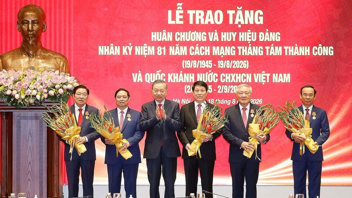 5 nguyên Ủy viên Bộ Chính trị được trao Huân chương Hồ Chí Minh