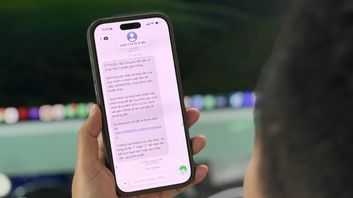 Rộ tin nhắn iMessage lừa đảo, mạo danh Bộ Công an, VNPost