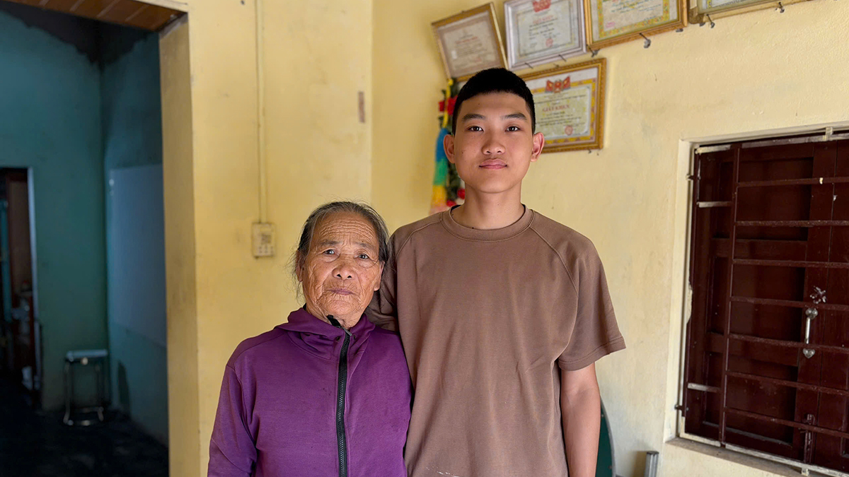Nam sinh mồ côi trượt trường Sĩ quan vì đổi nguyện vọng phút chót