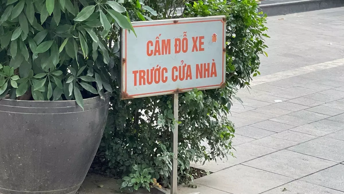 Tự đặt biển cấm đỗ xe chắn cửa, tôi có bị phạt lỗi cản trở giao thông?