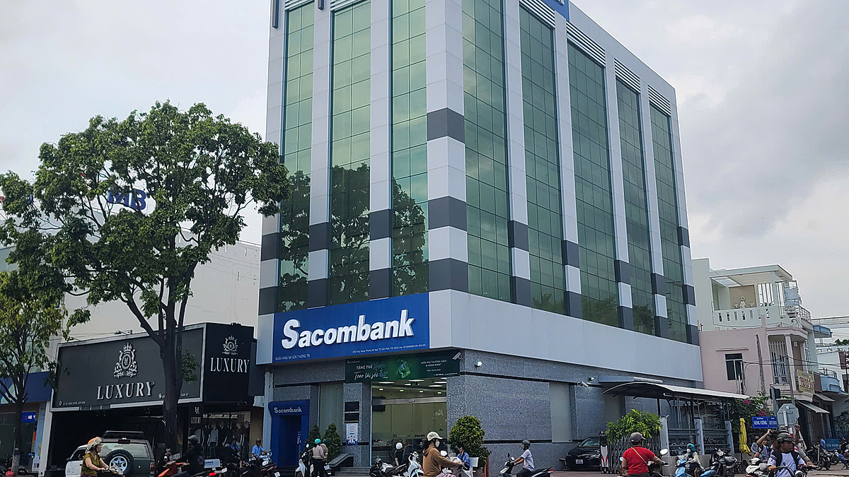 Thiếu chứng cứ xác định 5 người chiếm đoạt hơn 17 tỷ đồng của Sacombank