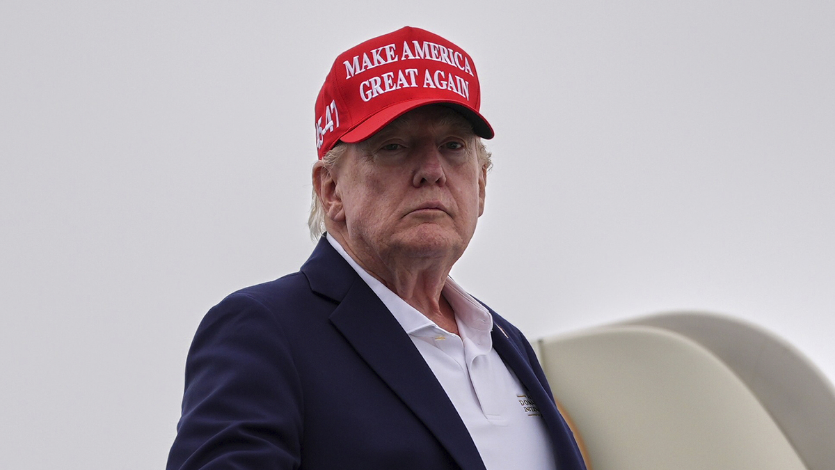 Ông Trump phát động 'chiến tranh kinh tế' với Iran