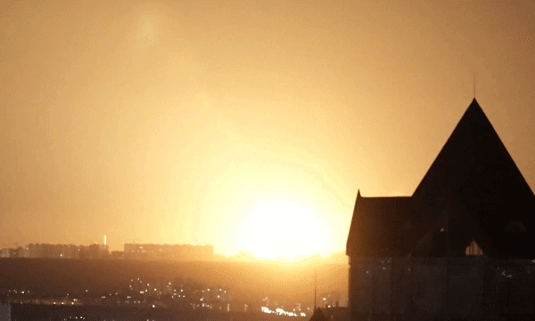 Tên lửa Nga gây loạt vụ nổ sáng rực bầu trời Kiev