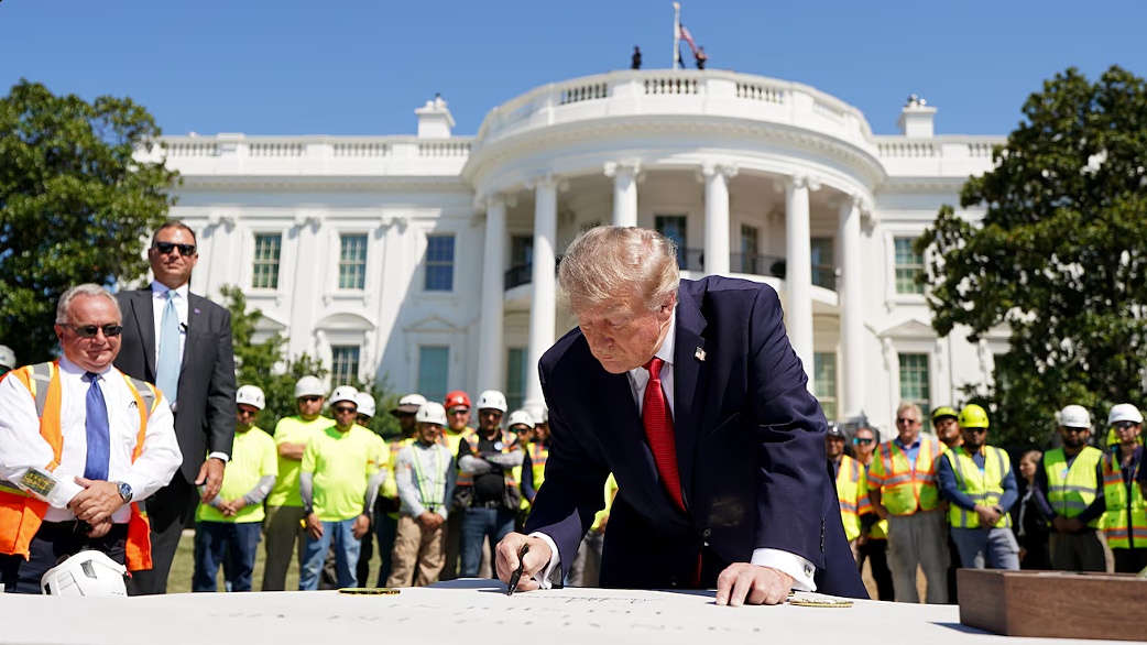 Ông Trump khoe bãi đáp trực thăng 'đẳng cấp nhất' ở Nhà Trắng
