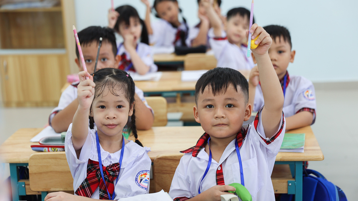 Dự kiến bắt buộc môn Tiếng Anh với lớp 1 từ năm 2028