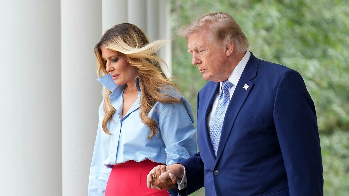 Bà Melania tái xuất sau một tháng vắng bóng