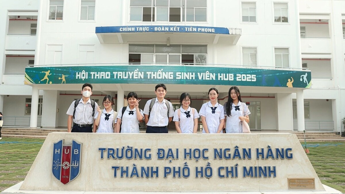 Trường bỏ 'phạt' tốt nghiệp muộn sau phản ứng của sinh viên